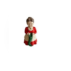 VINTAGE MRS SANTA CLAUS CERAMIC MOLD HAND PAINTED CHRISTMAS FIGURINE